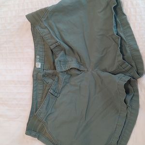 Gap MATERNITY shorts, green
